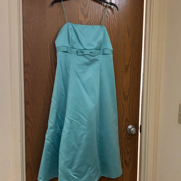 David's Bridal Dresses & Skirts - David's Bridal dress size 10 - blue bridesmaid / prom / formal satin strapless